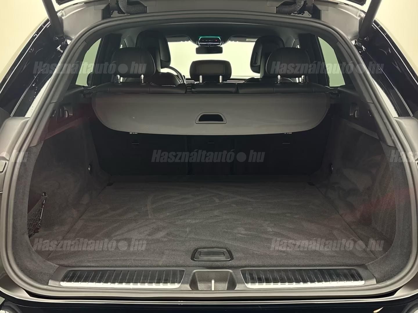 Mercedes-Benz EQE SUV – 12. kép