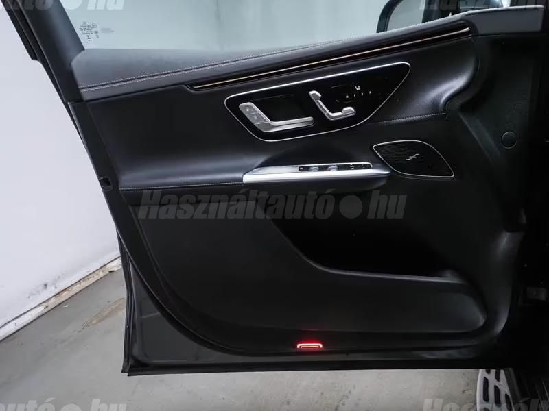 Mercedes-Benz EQE SUV – 7. kép
