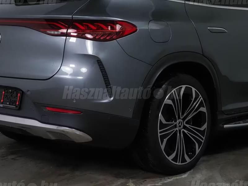 Mercedes-Benz EQE SUV – 9. kép
