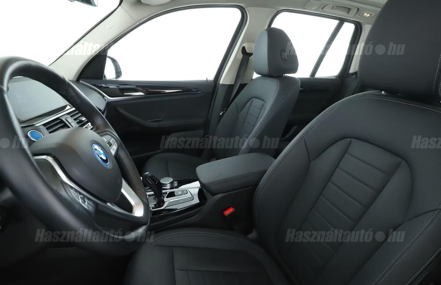 BMW IX3 – 3. kép