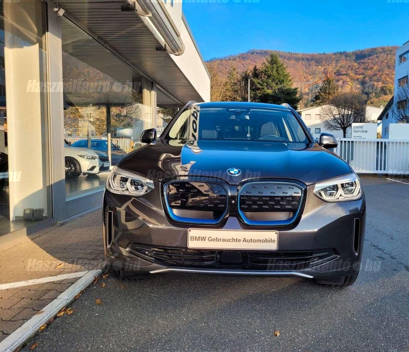 BMW IX3 – 2. kép