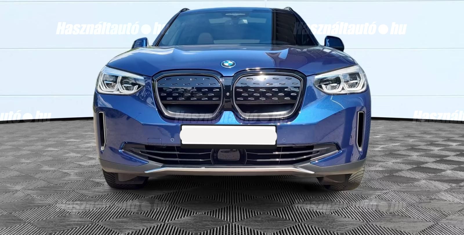 BMW IX3 – 2. kép
