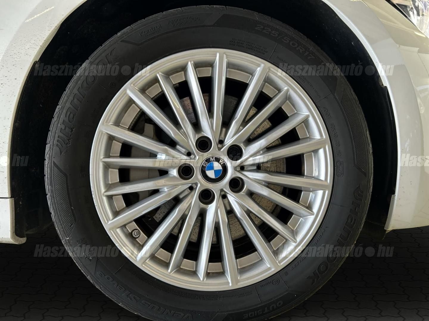 BMW 330 – 3. kép