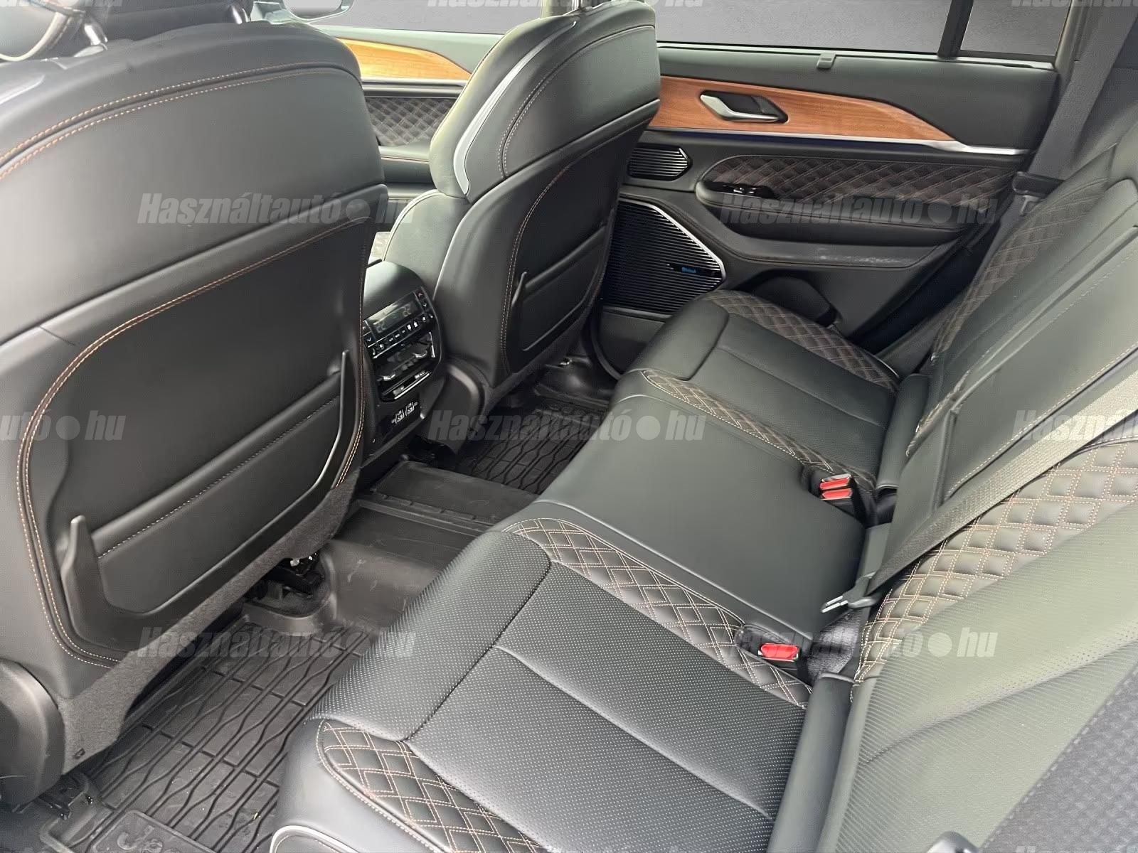 Jeep Grand Cherokee – 10. kép