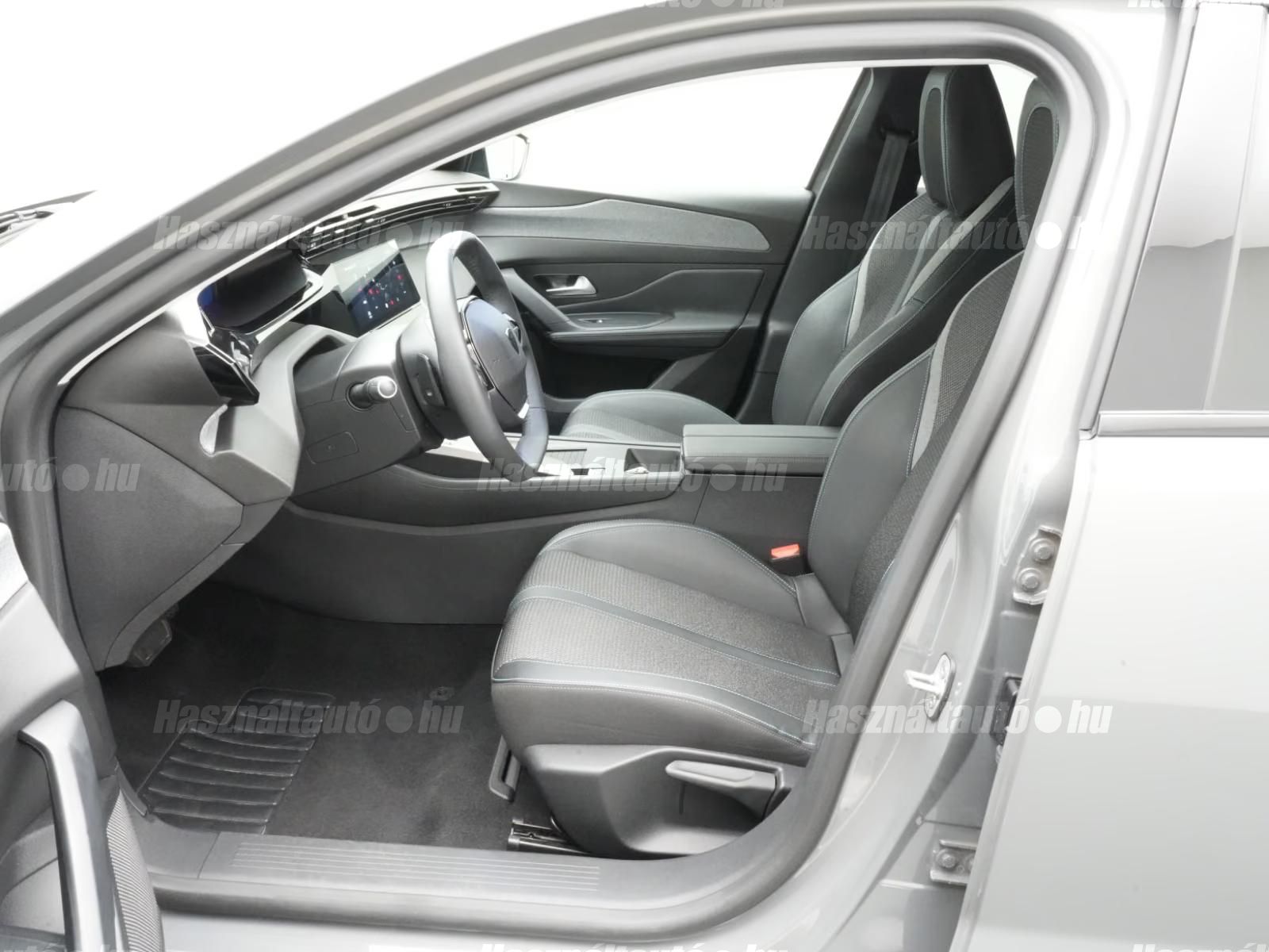 Peugeot 408 – 3. kép