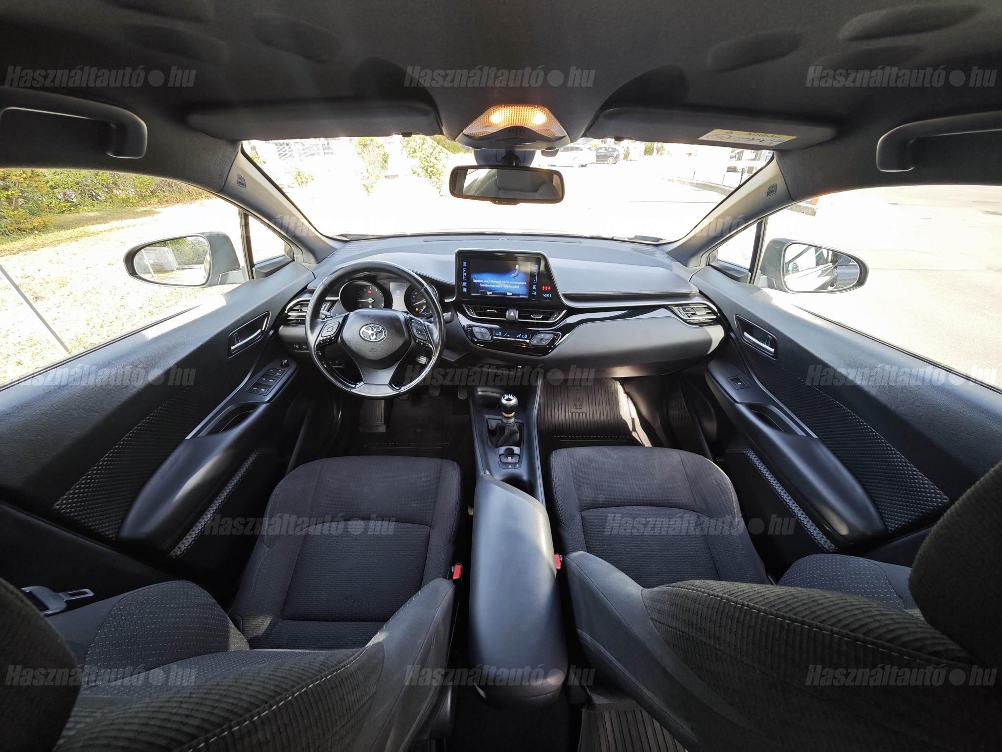 Toyota C-HR – 8. kép