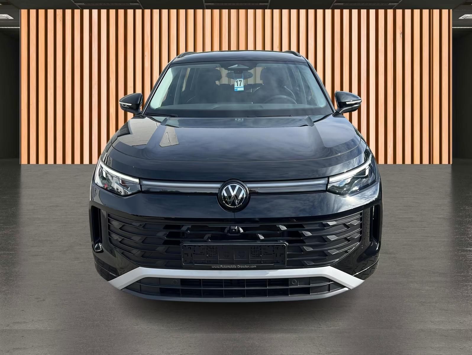 Használt Volkswagen Tayron (2025, fekete) – 2. kép