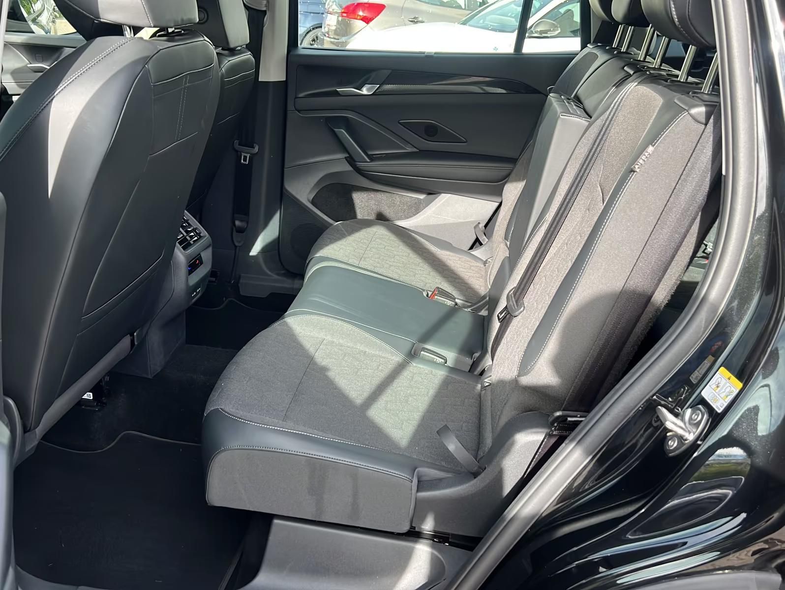 Használt Volkswagen Tayron (2025, fekete) – 8. kép