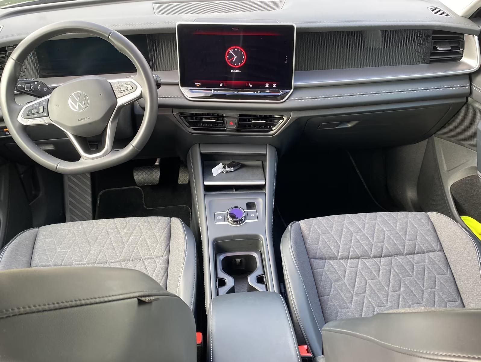 Használt Volkswagen Tayron (2025, fekete) – 4. kép