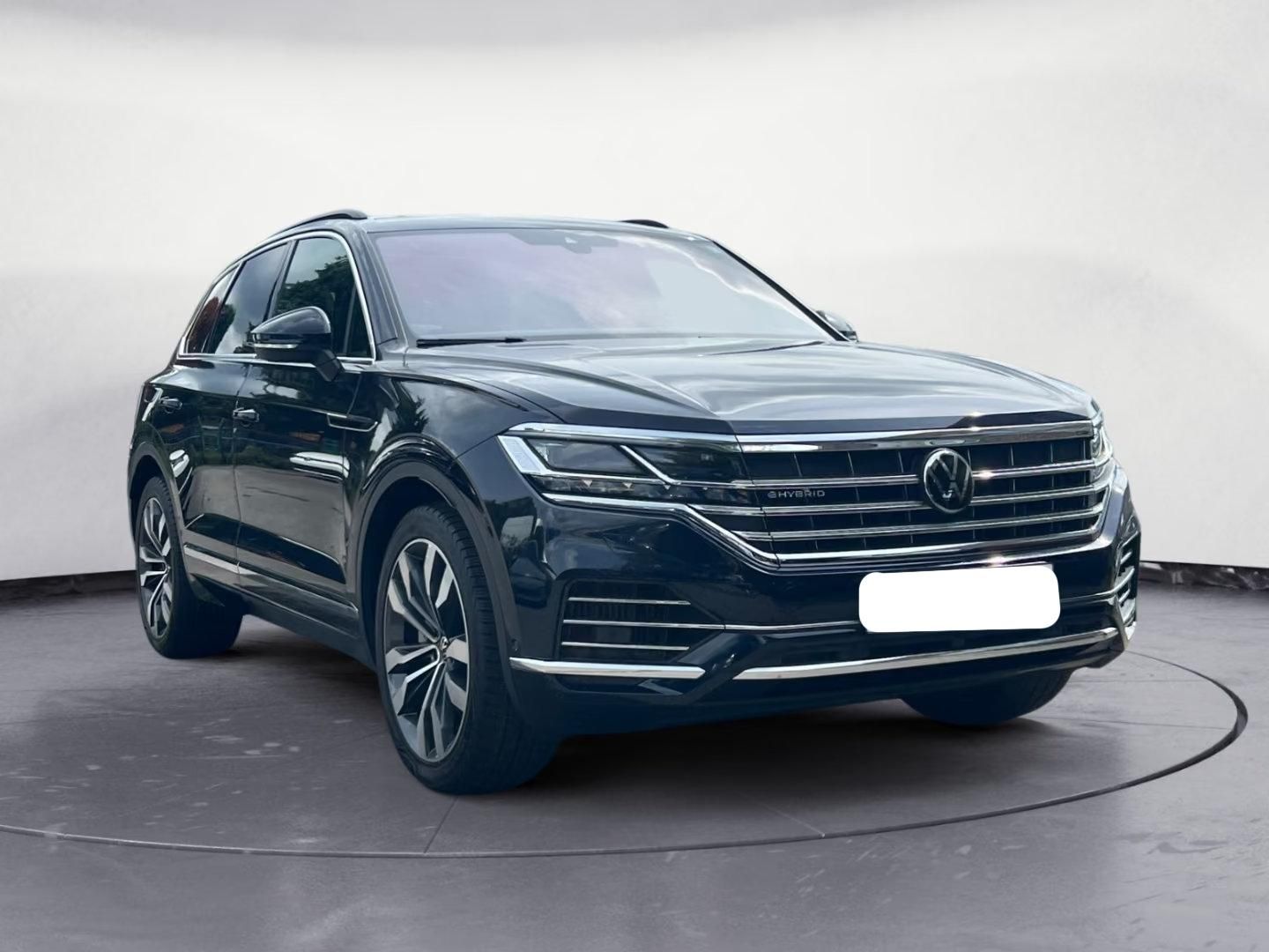 Használt Volkswagen Touareg (2022, kék) – 1. kép