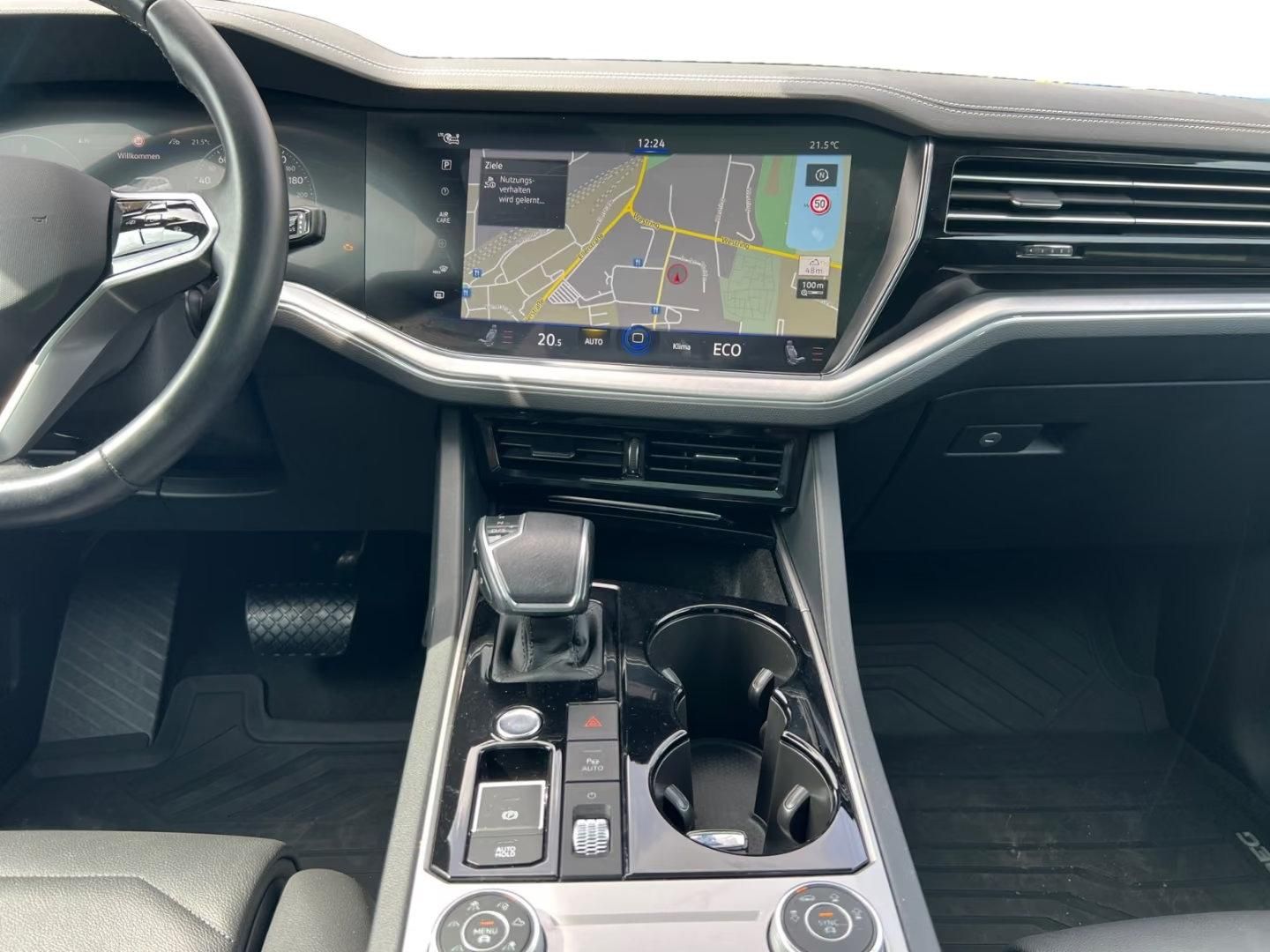 Használt Volkswagen Touareg (2022, kék) – 7. kép