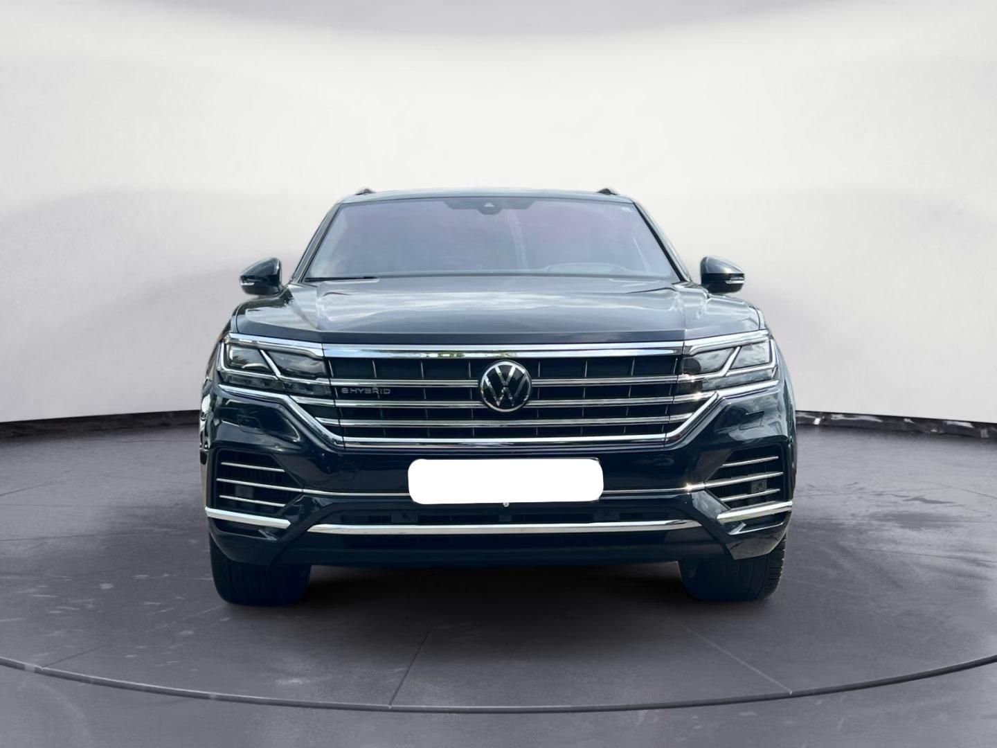 Használt Volkswagen Touareg (2022, kék) – 2. kép