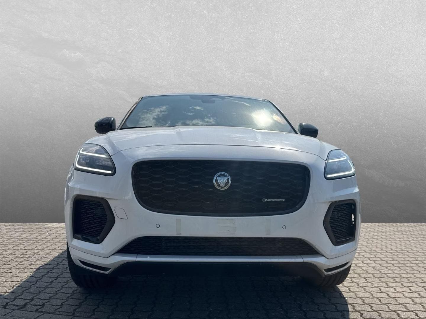 Használt Jaguar E-Pace (2023, fehér) – 2. kép