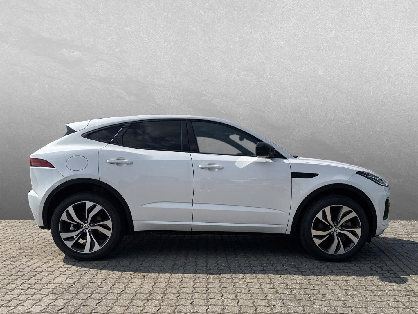 Használt Jaguar E-Pace (2023, fehér) – 6. kép