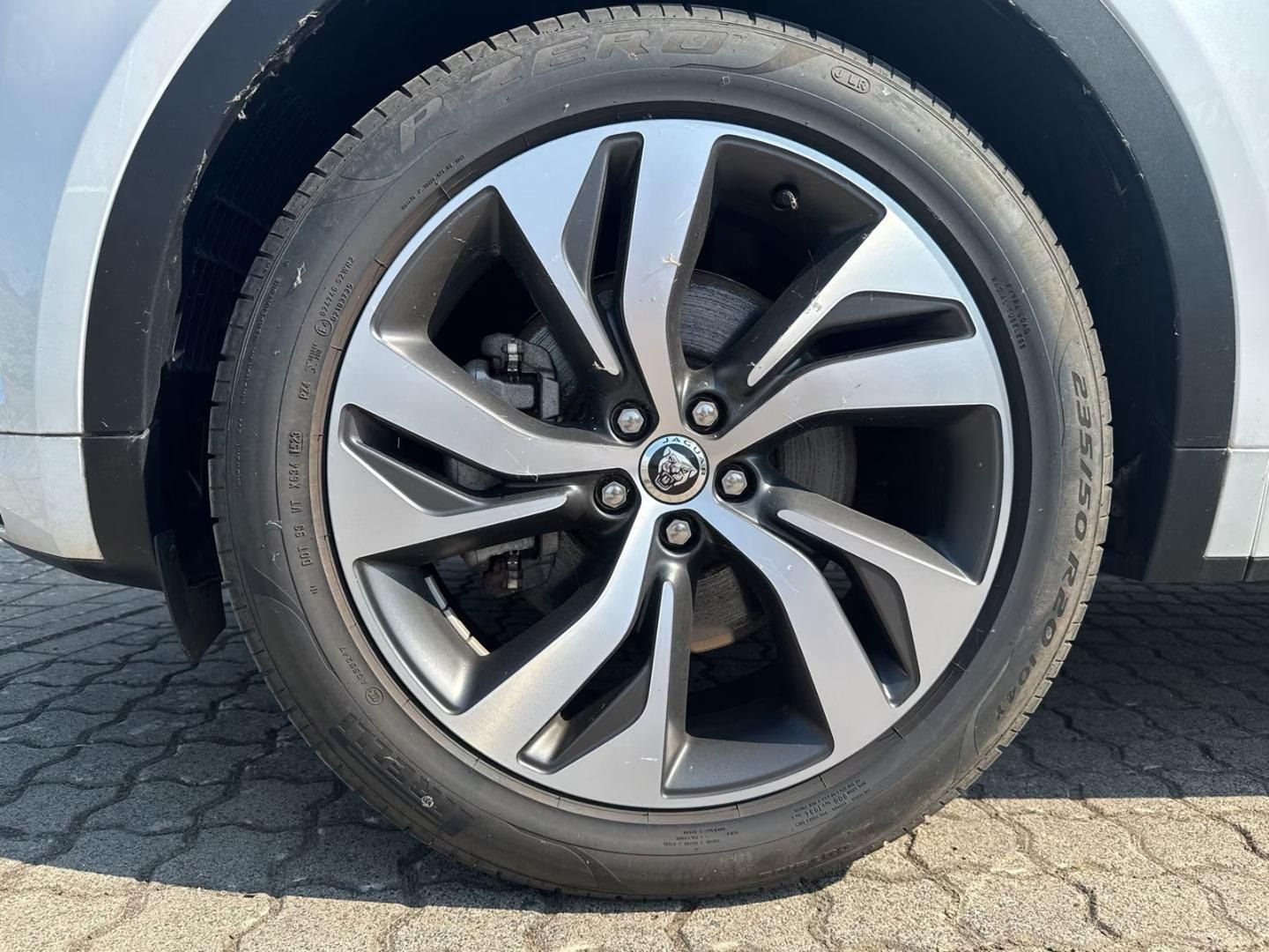 Használt Jaguar E-Pace (2023, fehér) – 9. kép