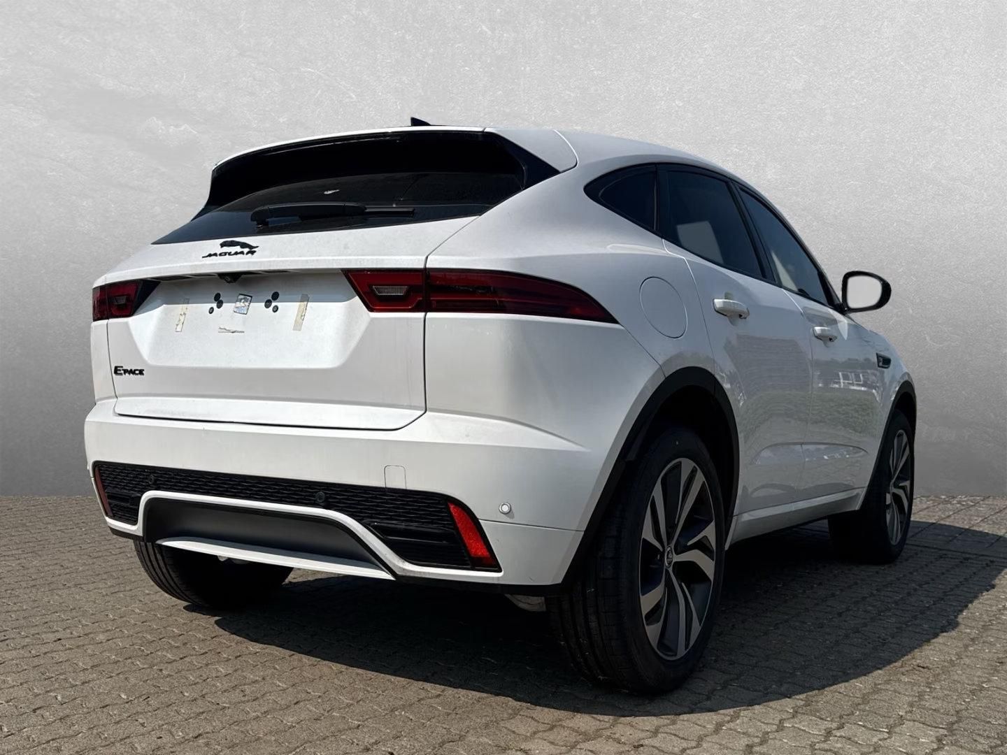 Használt Jaguar E-Pace (2023, fehér) – 8. kép