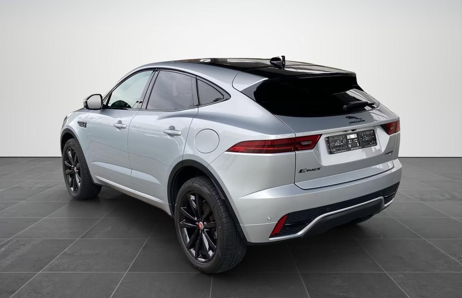 Használt Jaguar E-Pace (2023, ezüst) – 11. kép