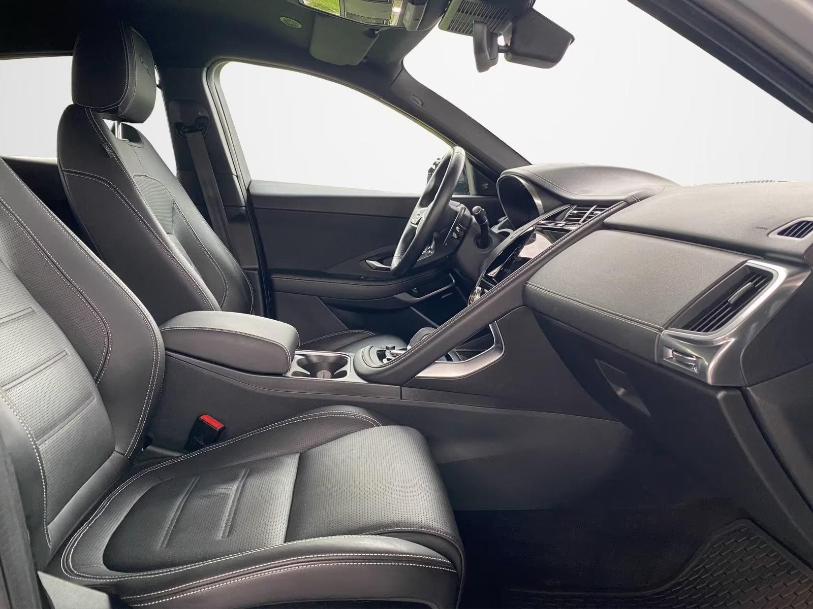 Használt Jaguar E-Pace (2023, ezüst) – 5. kép