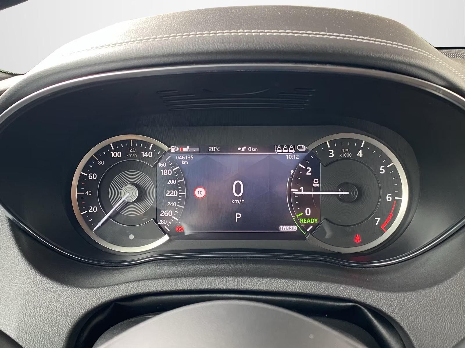 Használt Jaguar E-Pace (2023, ezüst) – 7. kép