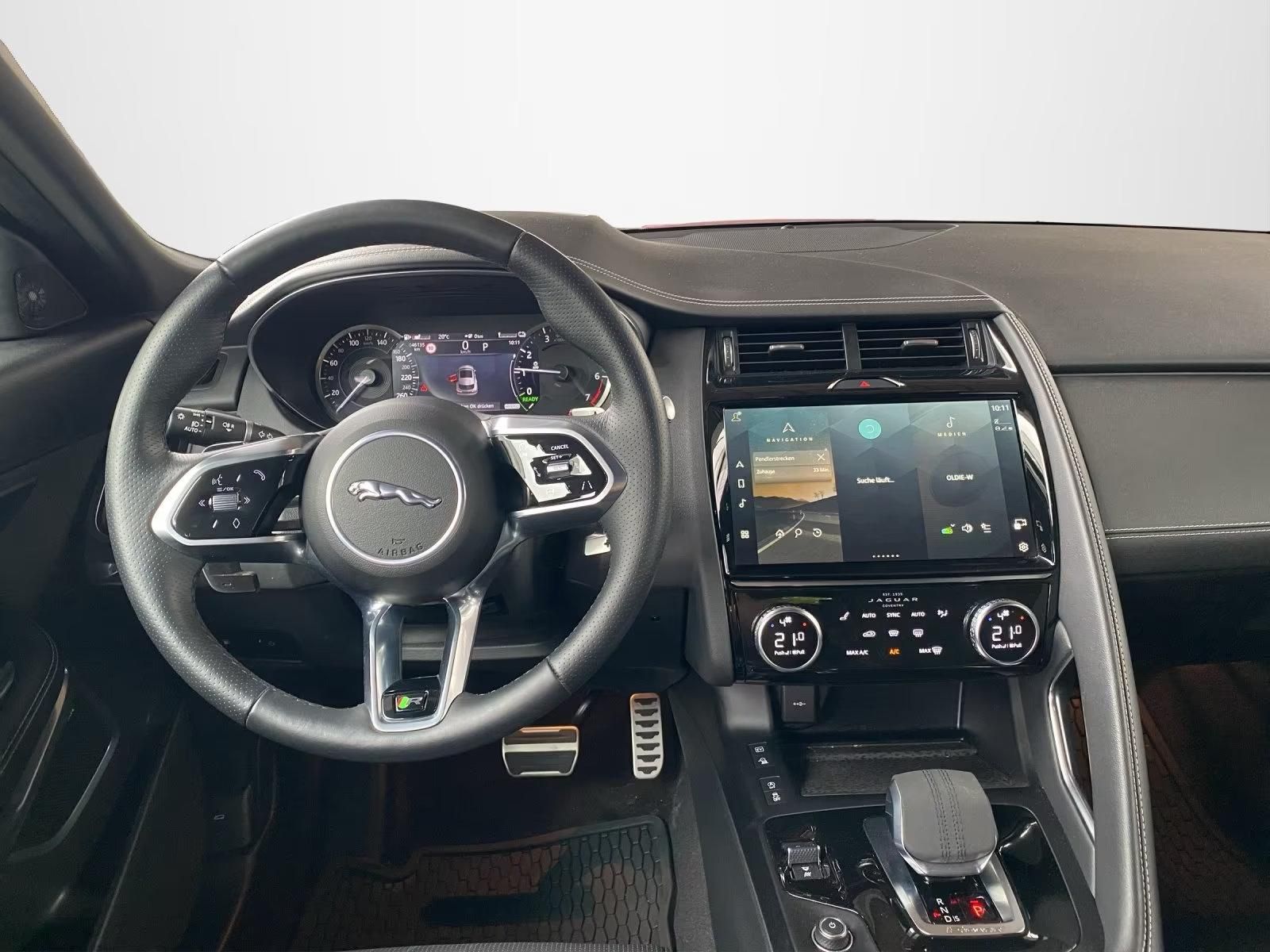 Használt Jaguar E-Pace (2023, ezüst) – 9. kép