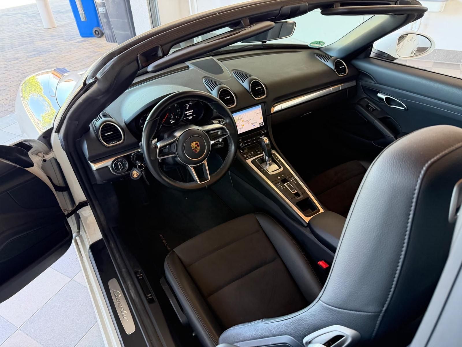Használt Porsche Boxster (2021, fehér) – 2. kép