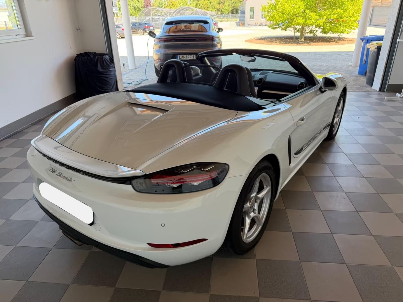 Használt Porsche Boxster (2021, fehér) – 12. kép
