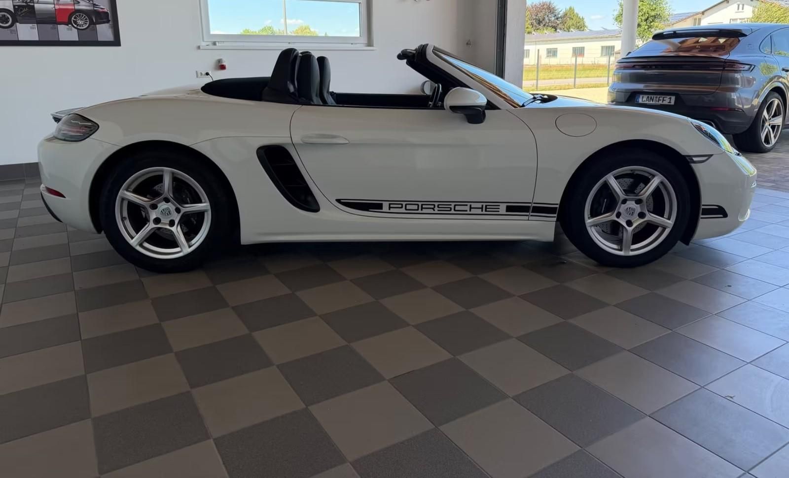 Használt Porsche Boxster (2021, fehér) – 10. kép