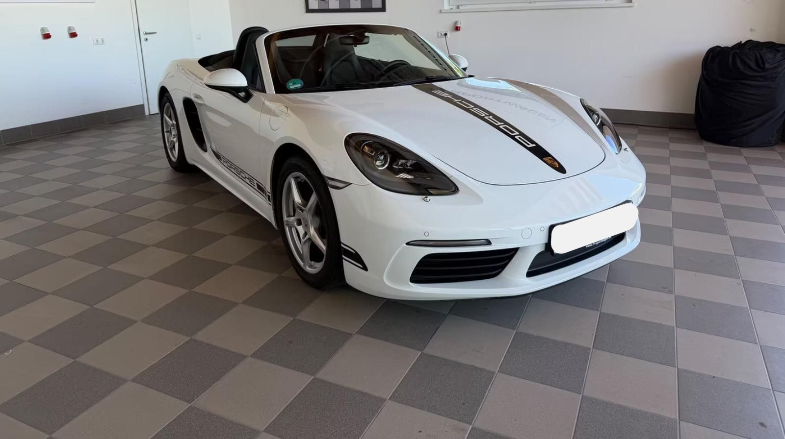 Használt Porsche Boxster (2021, fehér) – 1. kép