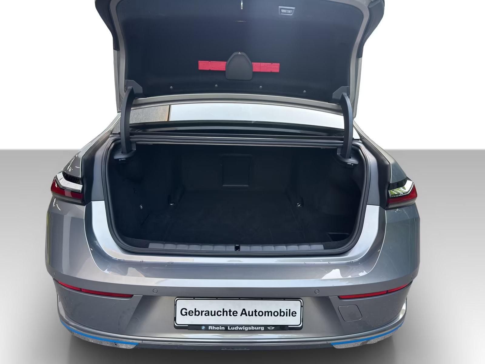 Használt BMW I7 (2022, szürke) – 12. kép