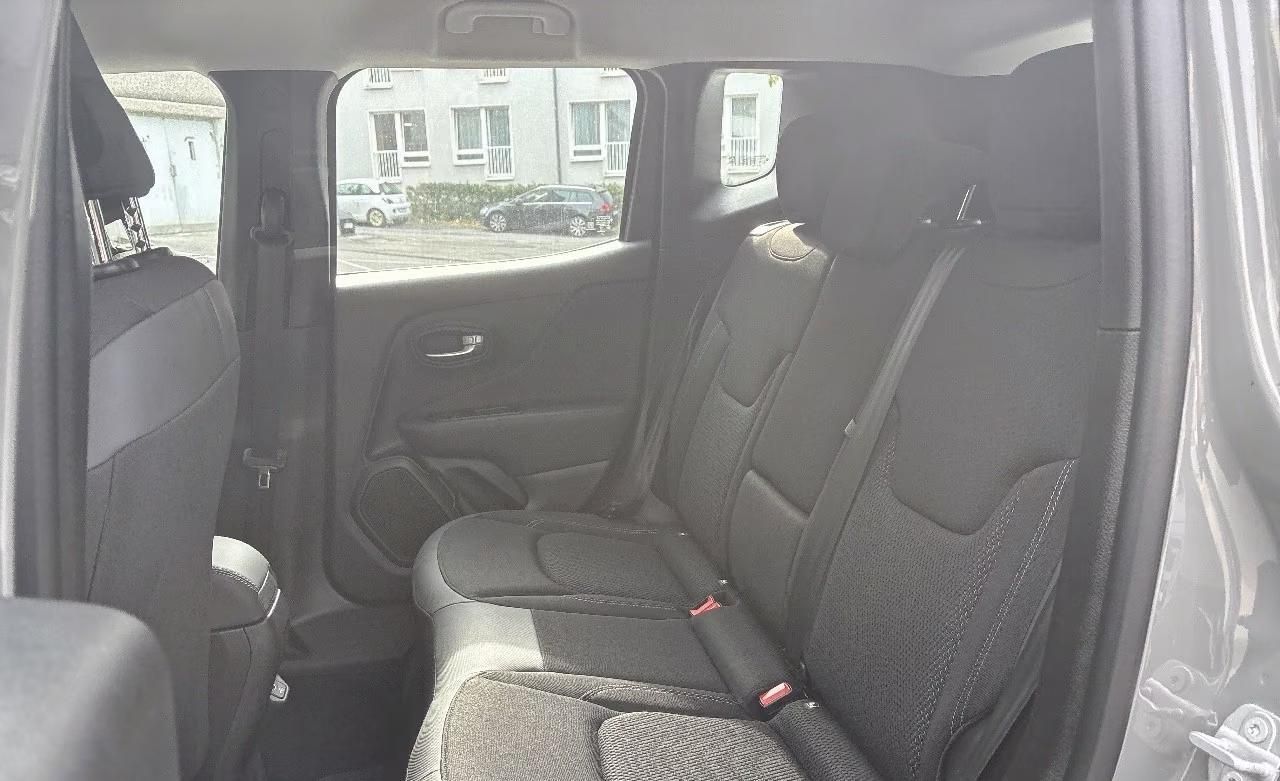 Használt Jeep Renegade (2021, szürke) – 9. kép