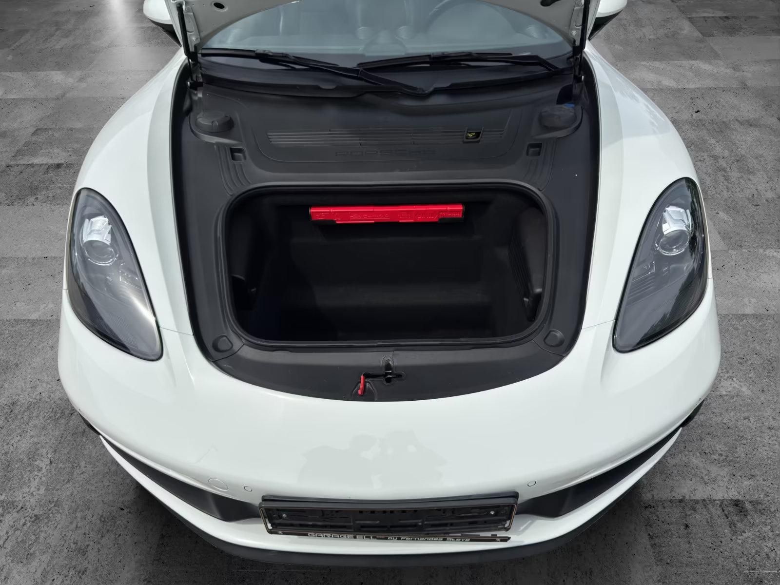 Használt Porsche Cayman (2022, fehér) – 2. kép