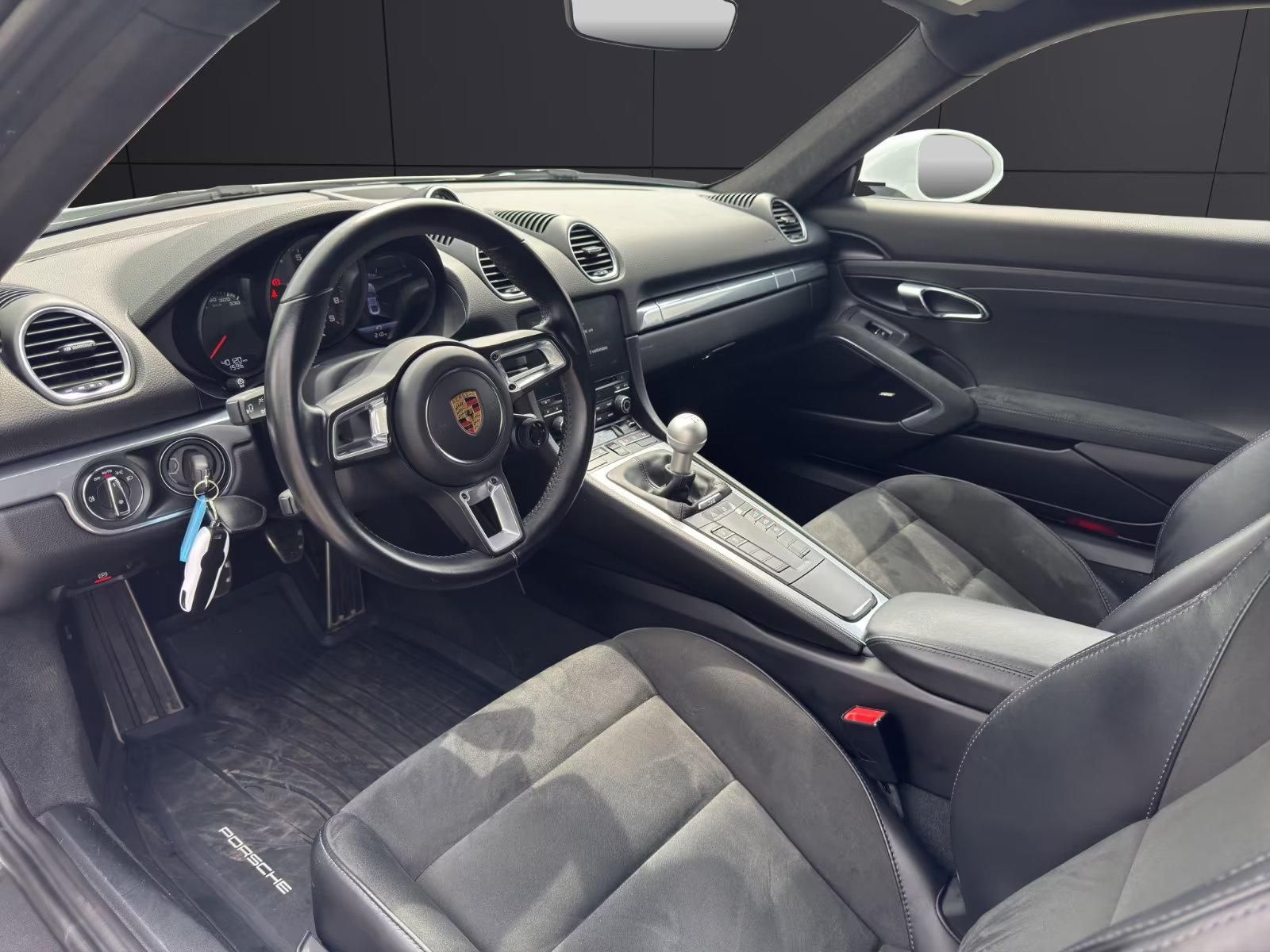 Használt Porsche Cayman (2022, fehér) – 4. kép