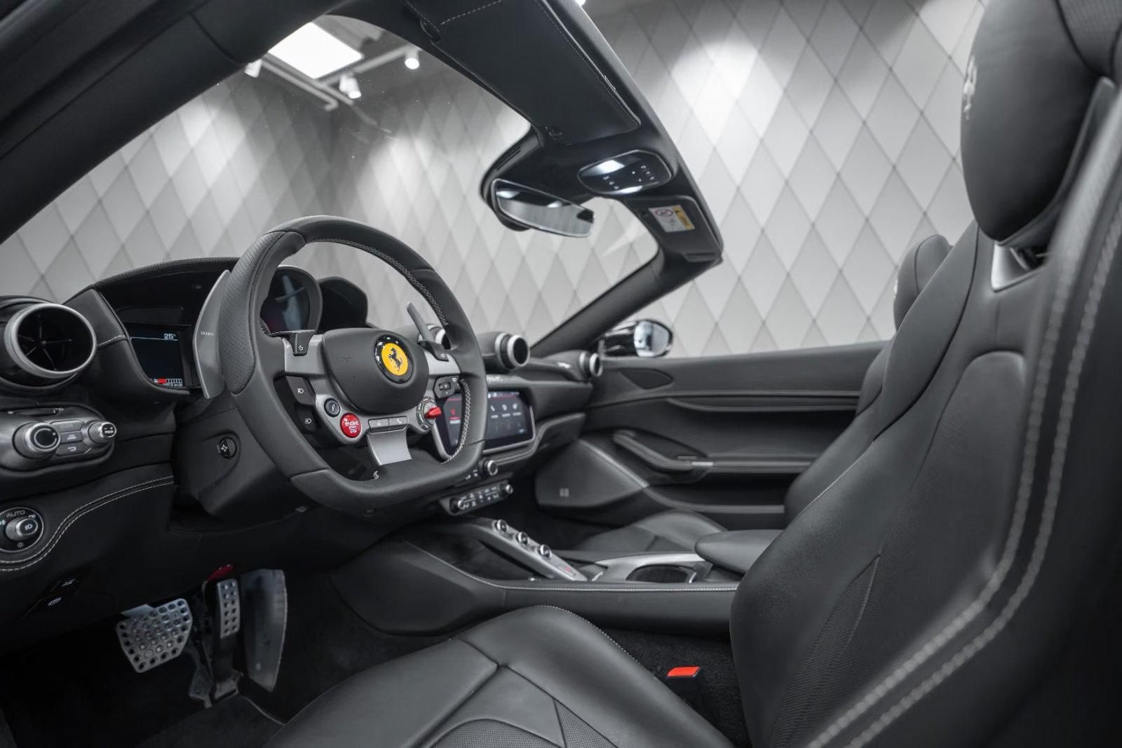 Használt Ferrari Portofino (2022, ezüst) – 3. kép