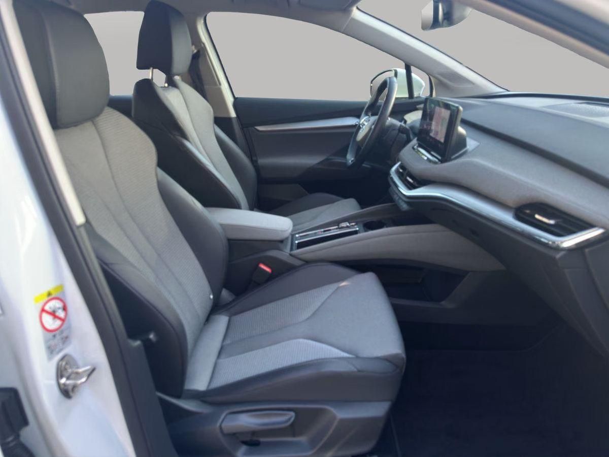 Használt Skoda Enyaq (2023, fehér) – 4. kép