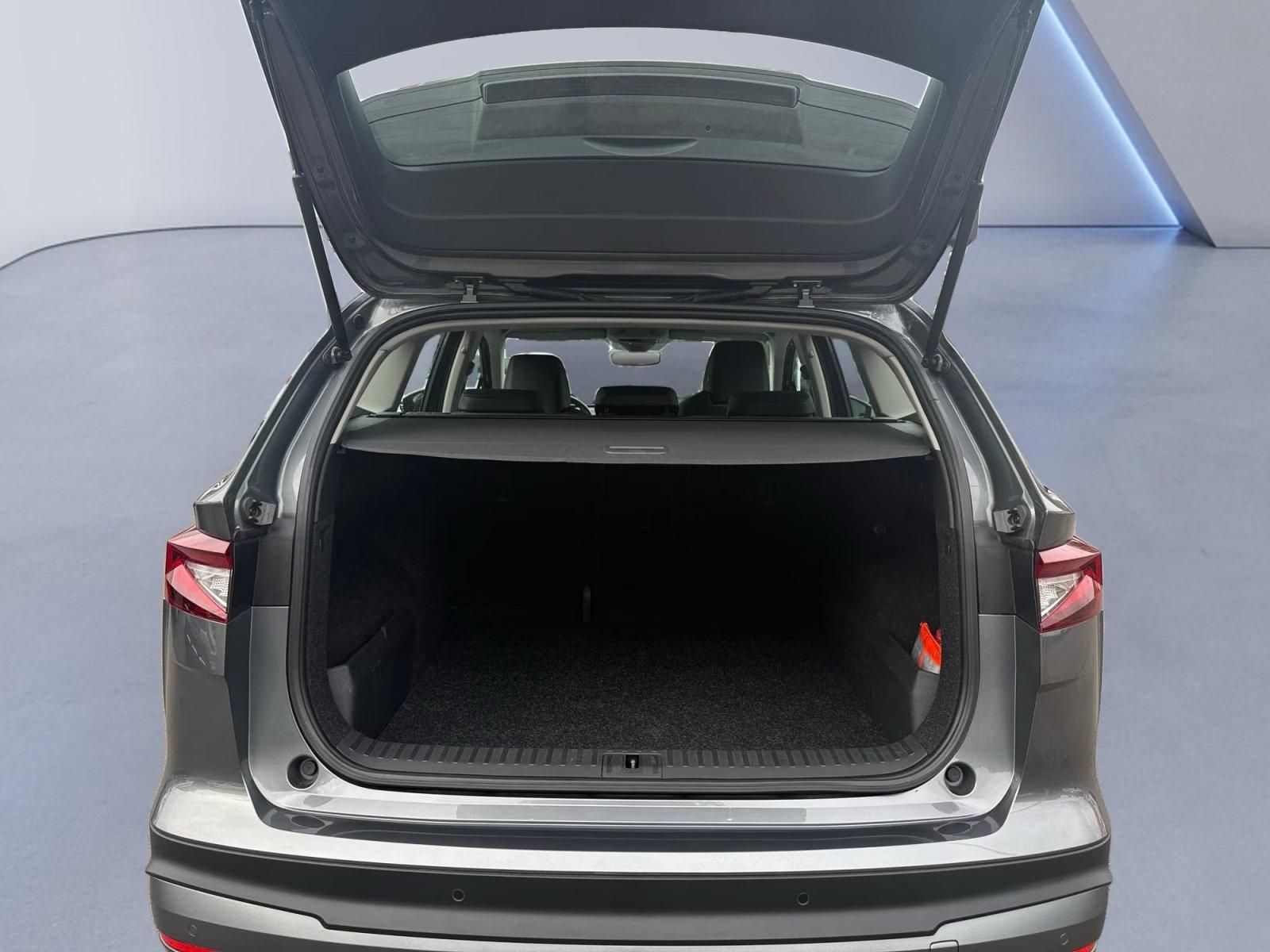 Használt Skoda Enyaq (2023, szürke) – 12. kép