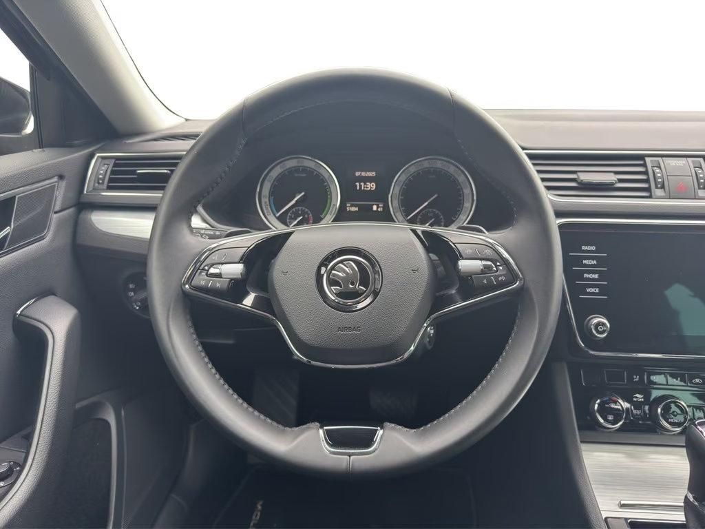 Használt Skoda Superb (2021, fekete) – 5. kép