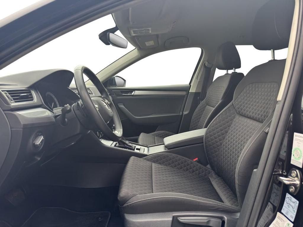 Használt Skoda Superb (2021, fekete) – 3. kép