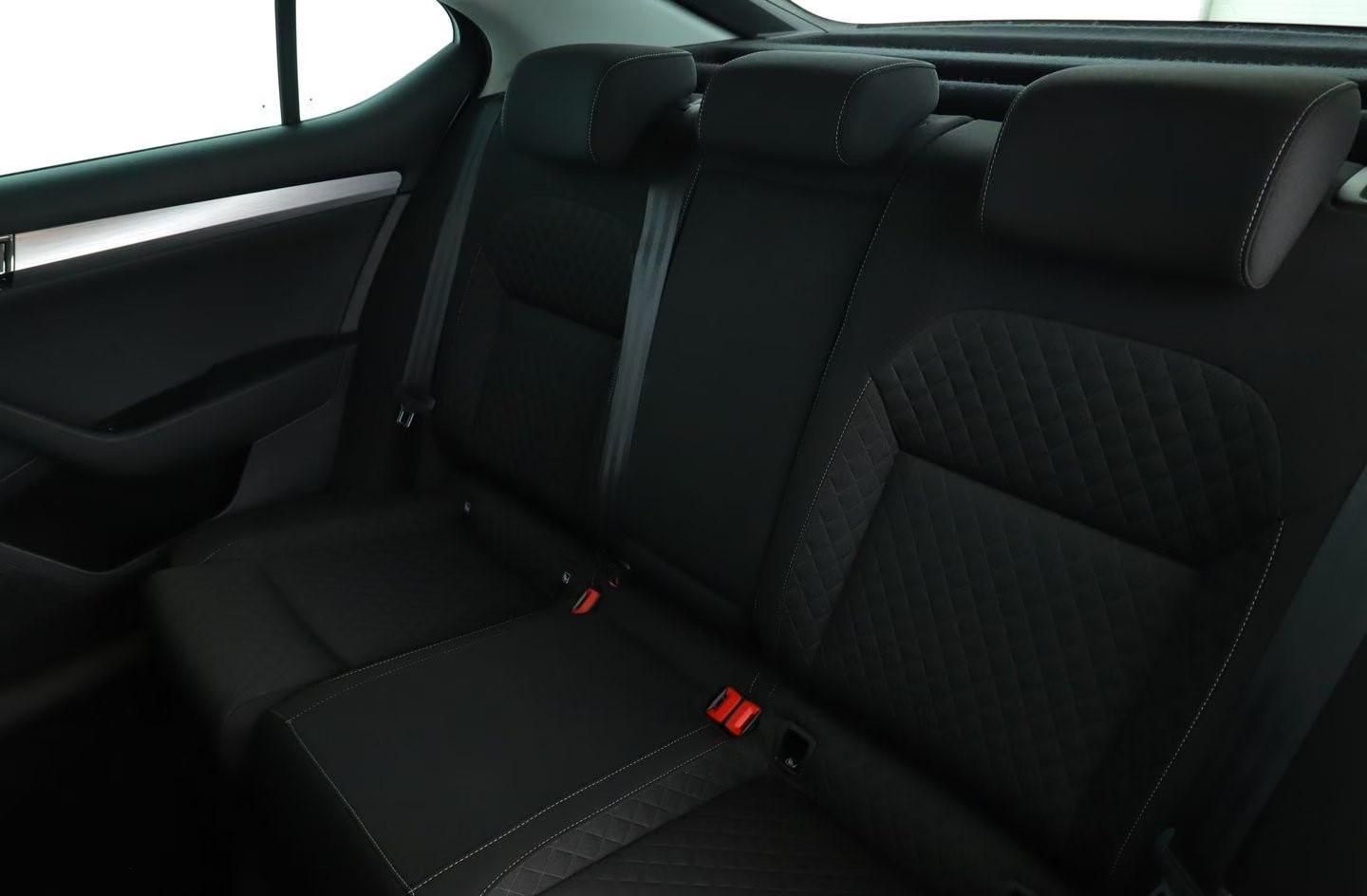 Használt Skoda Superb (2021, szürke) – 5. kép