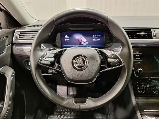 Használt Skoda Superb (2021, fehér) – 6. kép