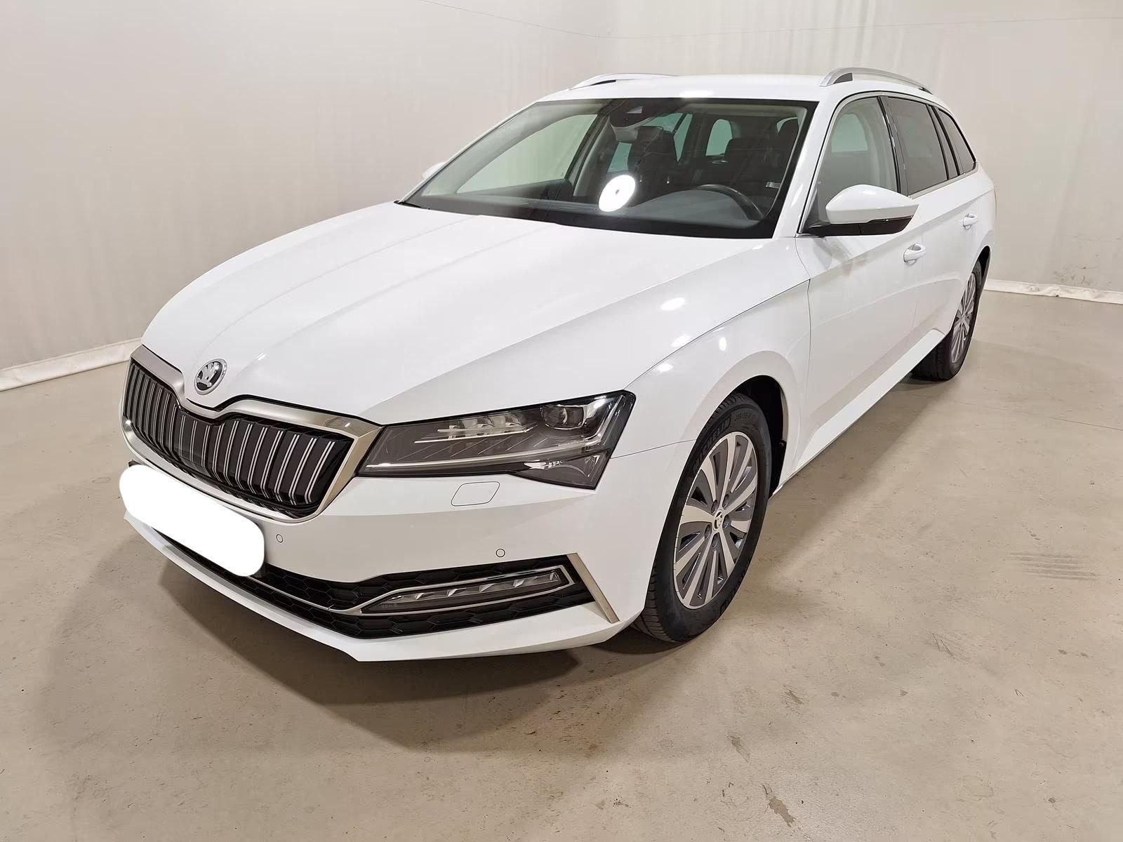 Használt Skoda Superb (2021, fehér) – 2. kép