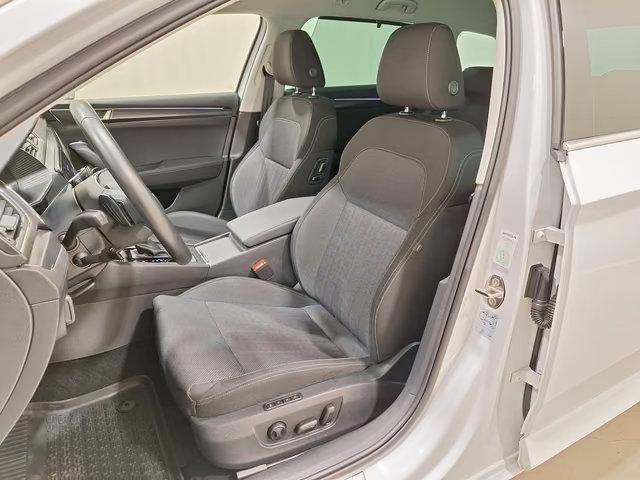 Használt Skoda Superb (2021, fehér) – 3. kép