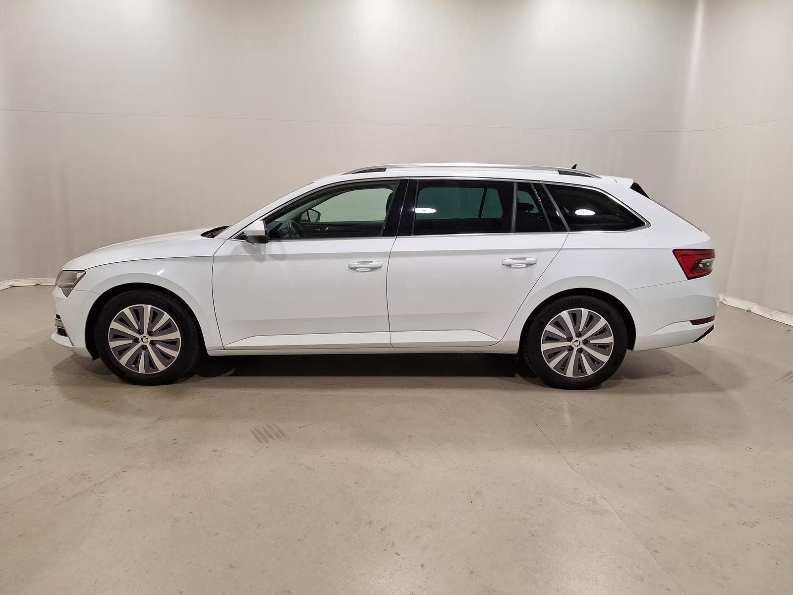 Használt Skoda Superb (2021, fehér) – 1. kép
