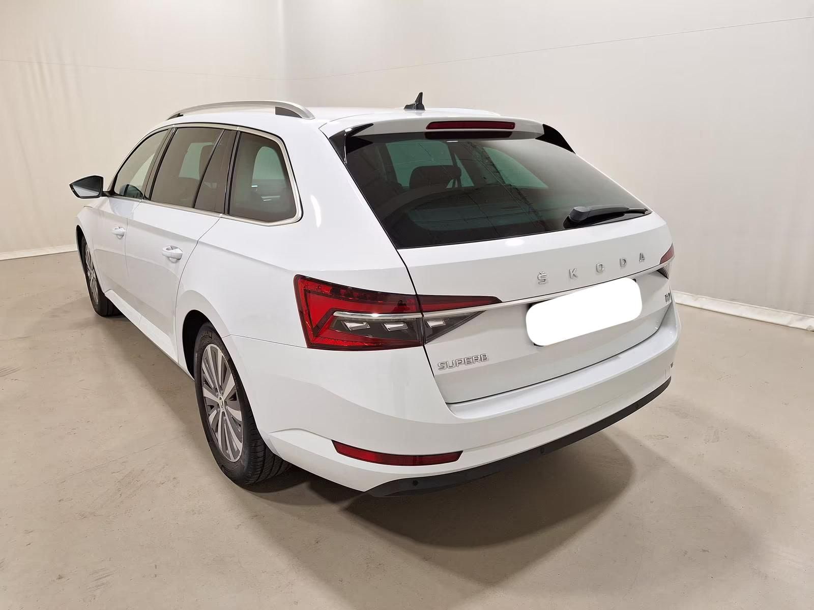 Használt Skoda Superb (2021, fehér) – 11. kép