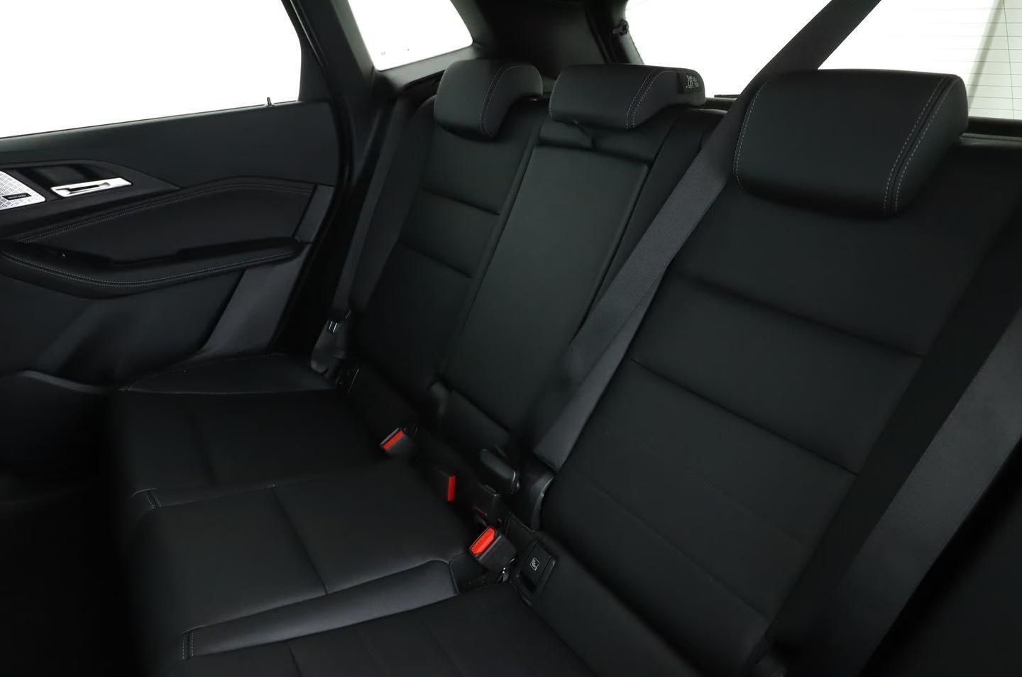 Használt BMW 230 (2023, kék) – 9. kép