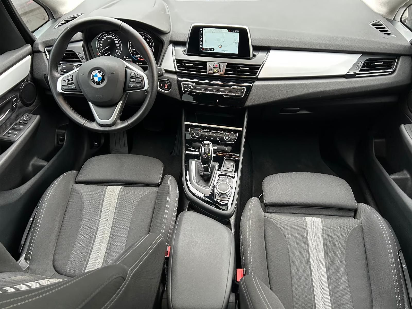 Használt BMW 220 (2021, kék) – 3. kép