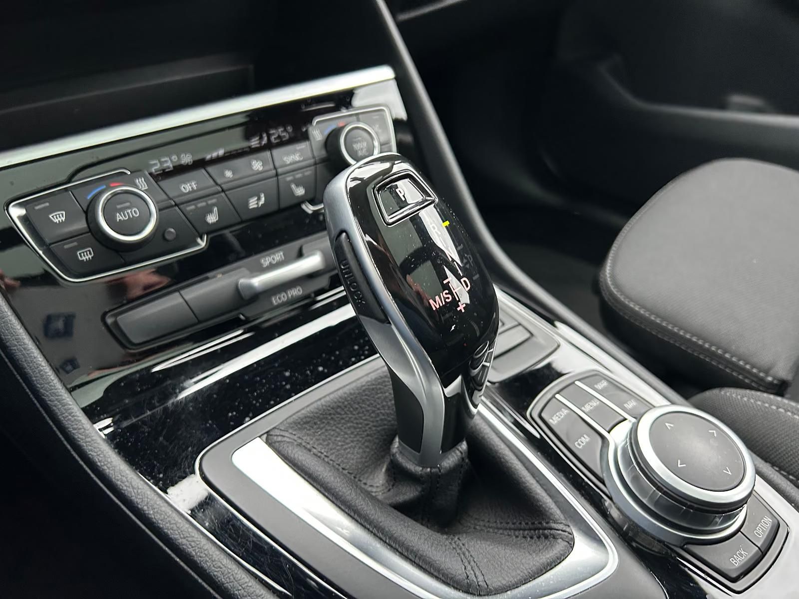 Használt BMW 220 (2021, kék) – 4. kép
