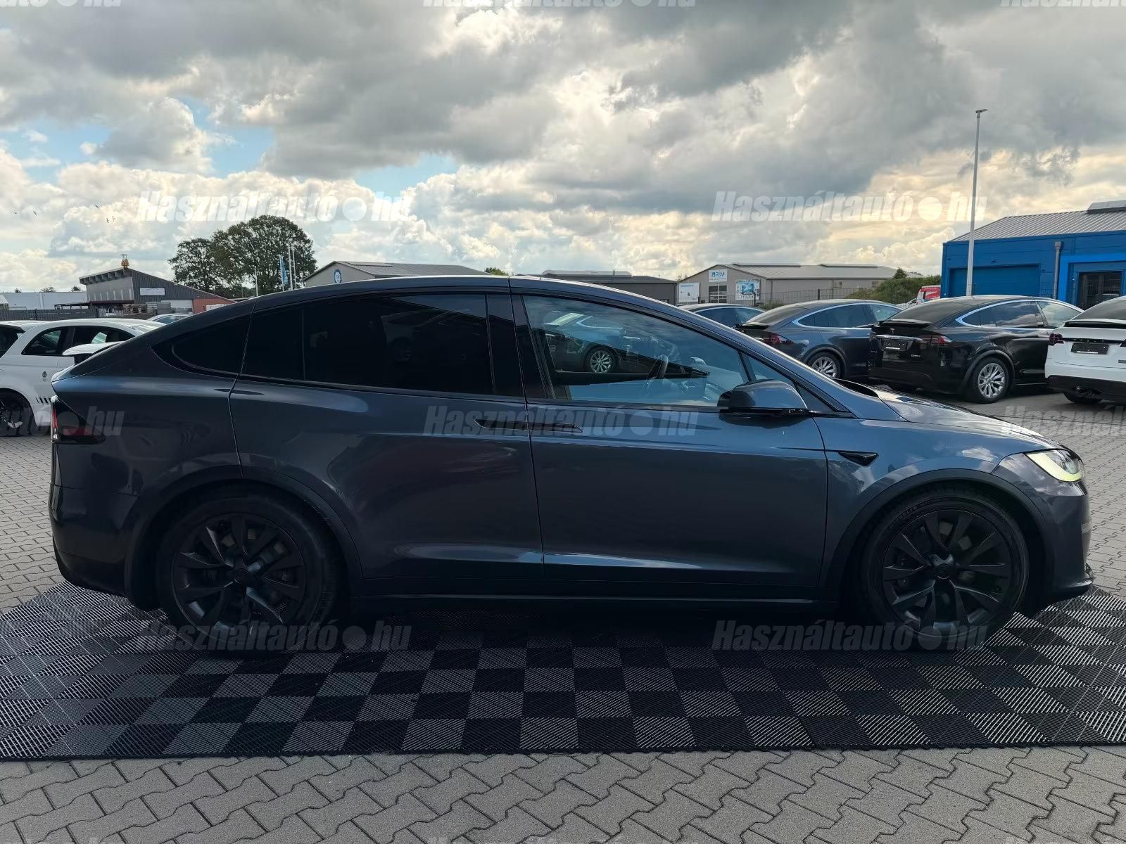 Tesla Model X – 2. kép