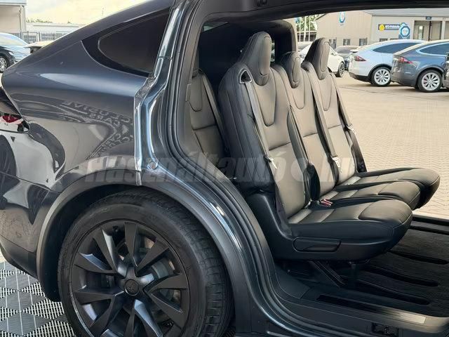 Tesla Model X – 10. kép