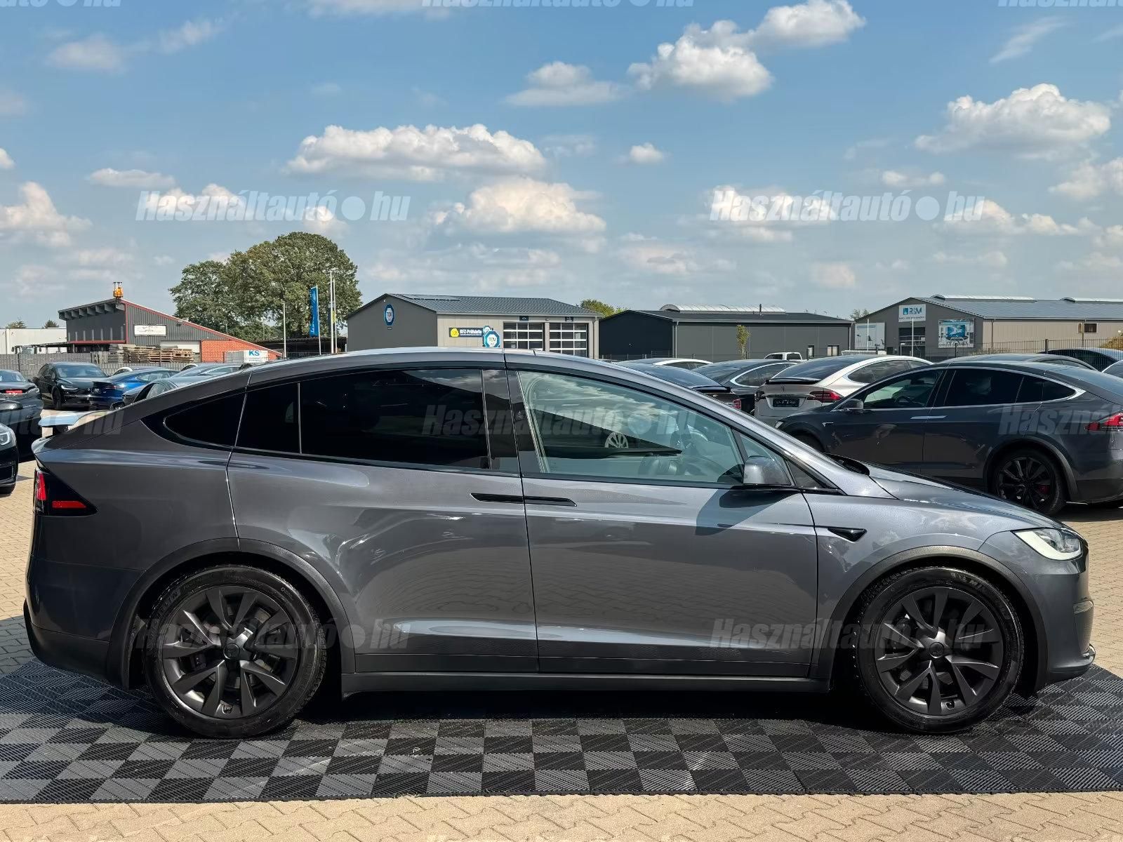 Tesla Model X – 2. kép