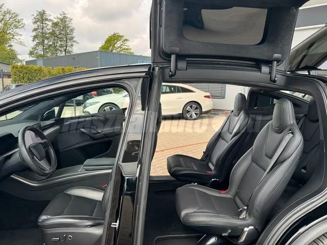 Tesla Model X – 4. kép